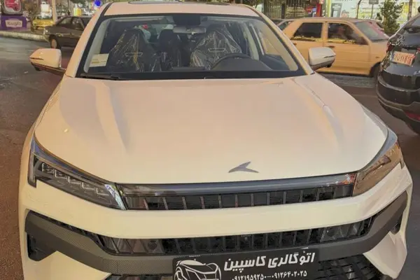 کی ام سی J7