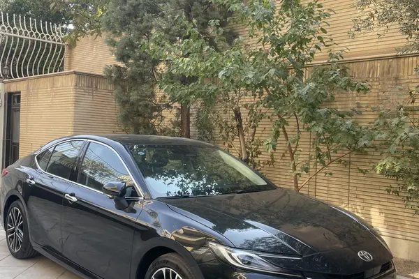 تویوتا کمری هیبرید