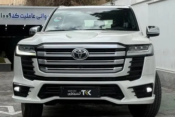 تویوتا لندکروز چهار در