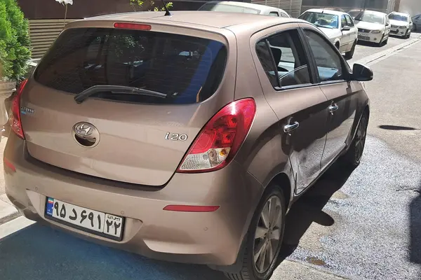 هیوندای i20