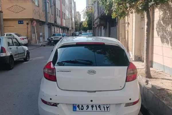 ام وی ام 315هاچ بک