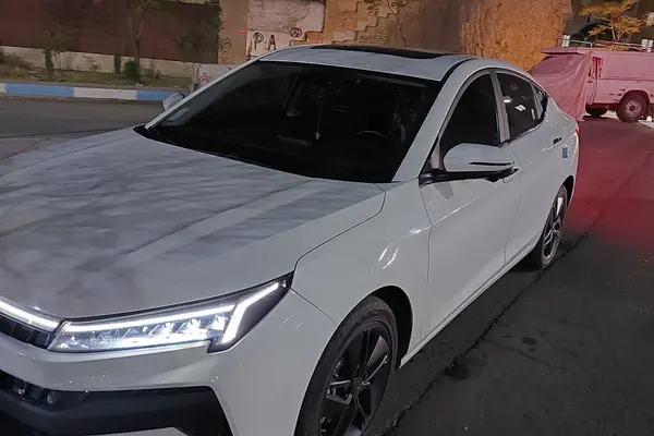 عکس کی ام سی J7