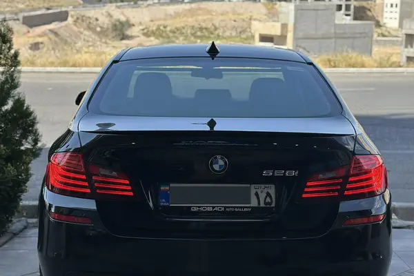 بی ام و سری 5 سدان