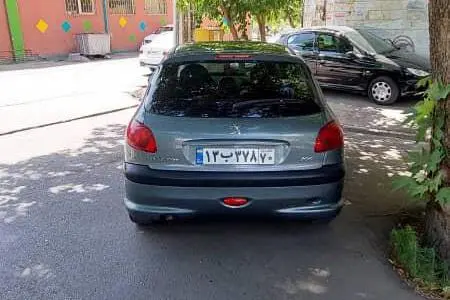 پژو 206