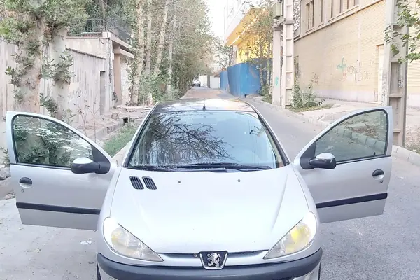 پژو 206
