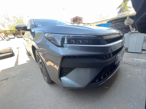 کی ام سی J7