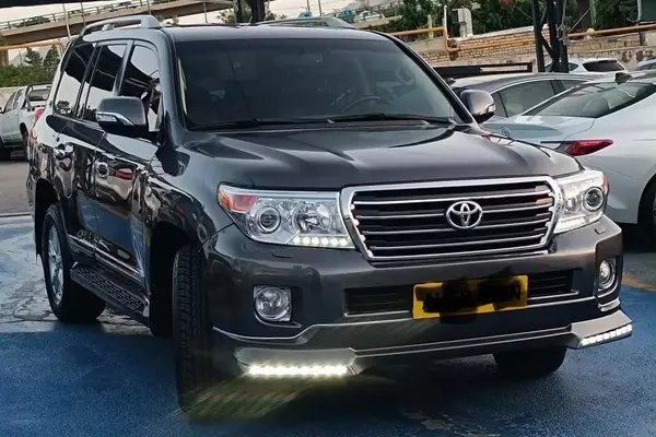 تویوتا لندکروز چهار در