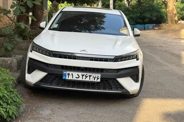 کی ام سی J7