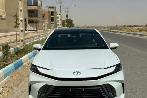 عکس تویوتا کمری هیبرید