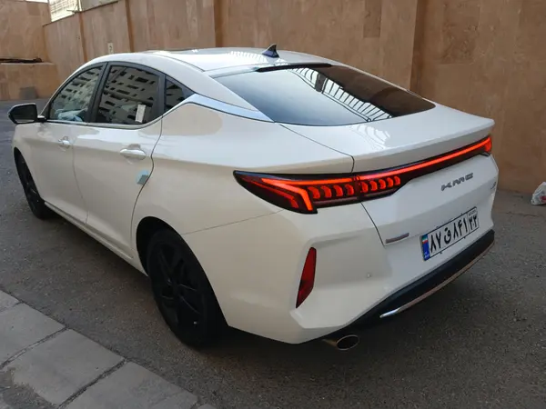 کی ام سی J7