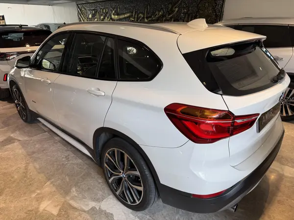 عکس بی ام و X1