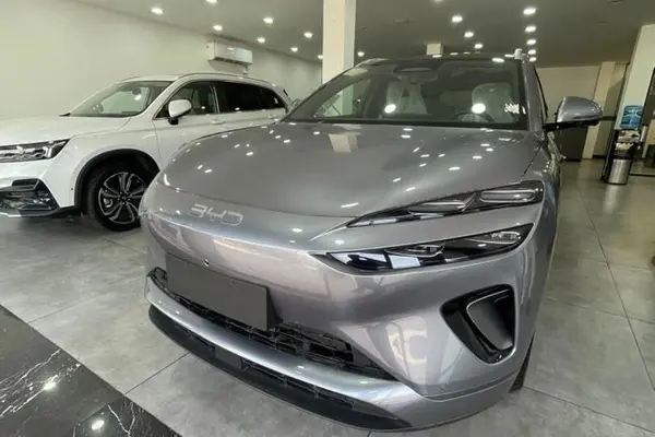 عکس بی وای دی سی لاین 06 DMi