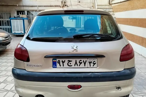 پژو 206