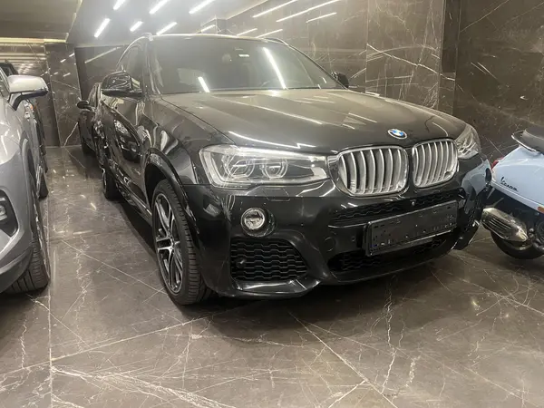 بی ام و X4