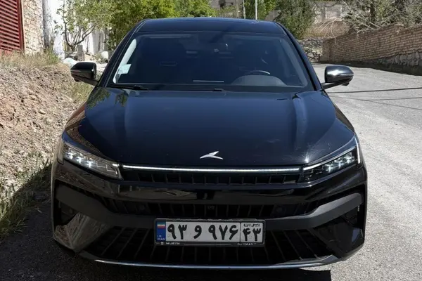 کی ام سی J7