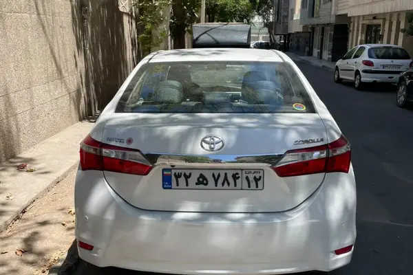 عکس تویوتا کرولا