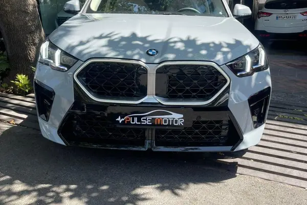 بی ام و X2