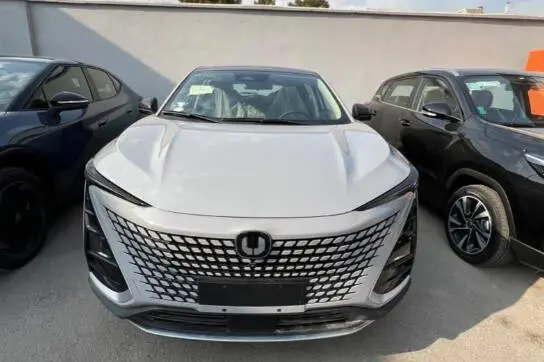 عکس چانگان UNI-T