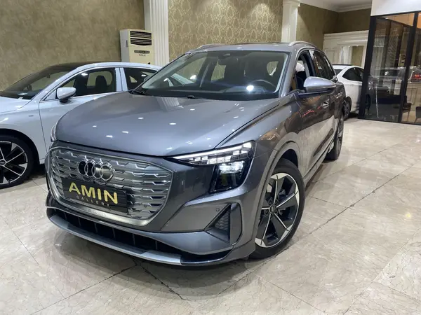 عکس آئودی Q5 e-tron