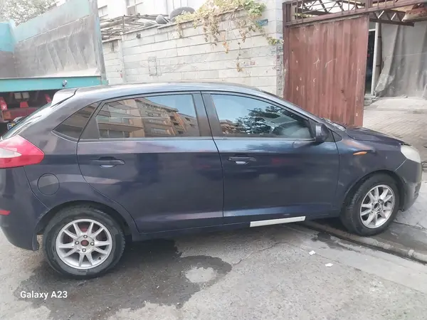 ام وی ام 315هاچ بک