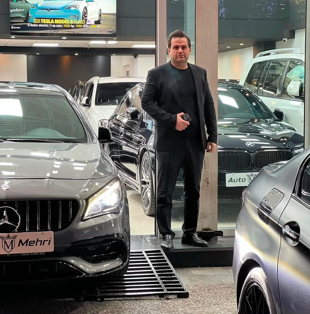 مدیر نمایشگاه اتو مهری