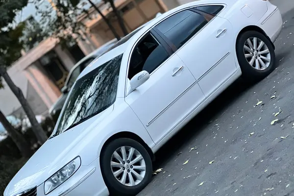 هیوندای آزرا (گرنجور)
