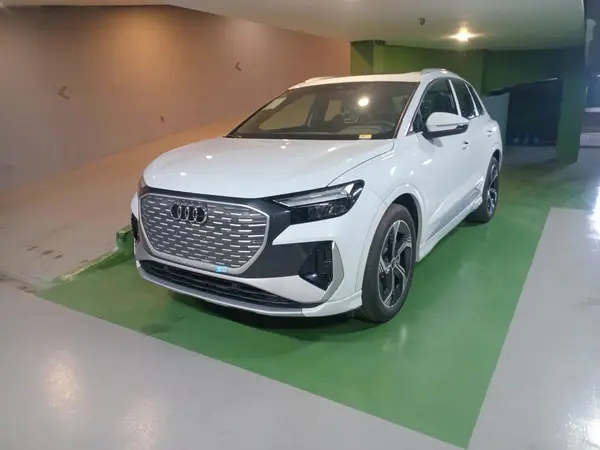 Q4 e-tron