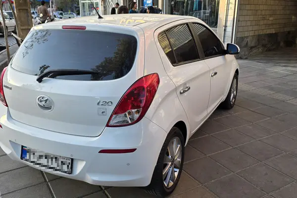 هیوندای i20