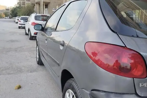 پژو 206