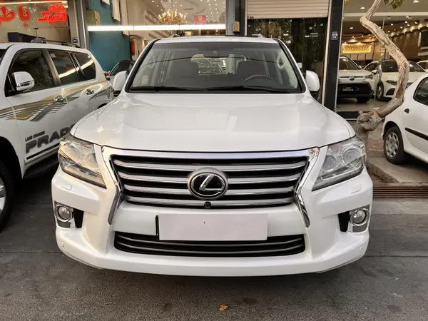 عکس لکسوس LX