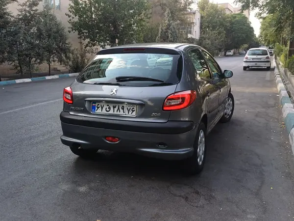 پژو 206