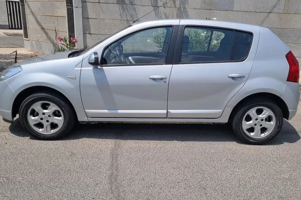 عکس رنو ساندرو