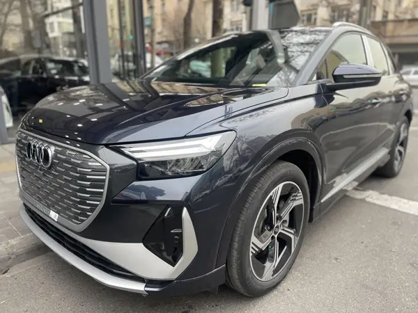 آئودی Q4 e-tron