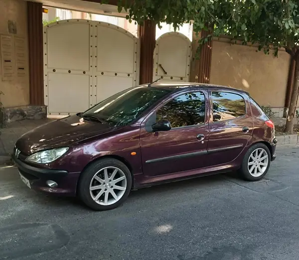 پژو 206