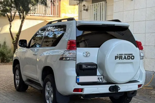 تویوتا پرادو دو در