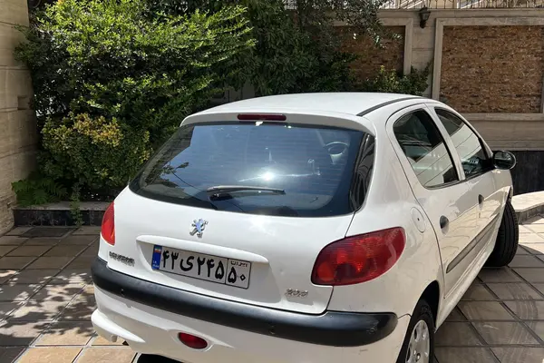پژو 206