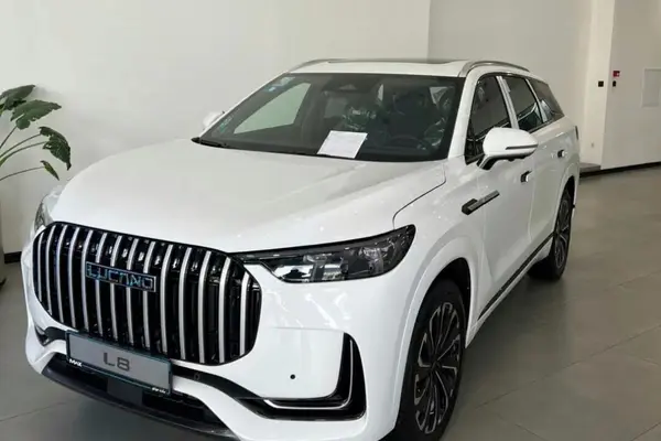 لوکانو L8
