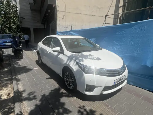 عکس تویوتا کرولا