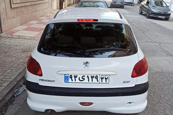 پژو 206