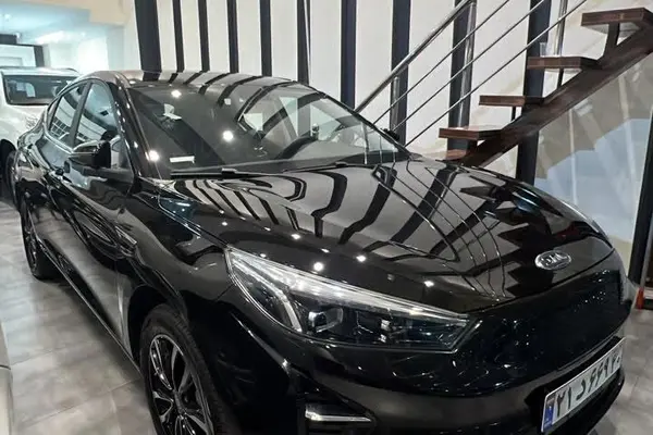 کی ام سی J7