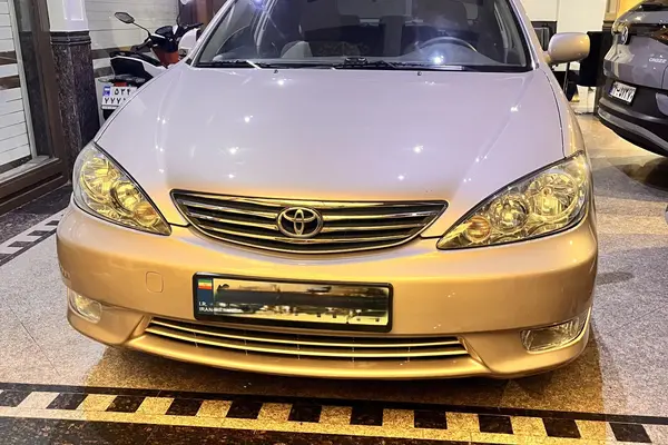 عکس تویوتا کمری