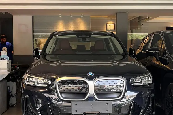 عکس بی ام و iX3