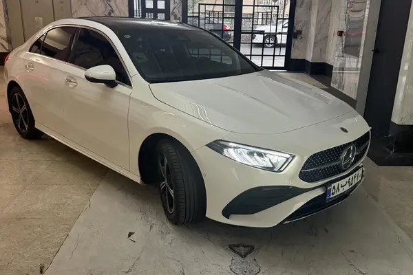 عکس بنز کلاس A سدان