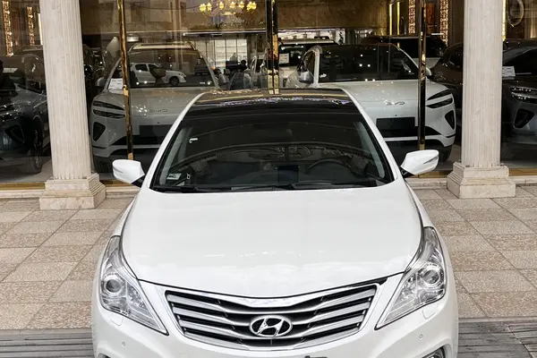 هیوندای آزرا (گرنجور)