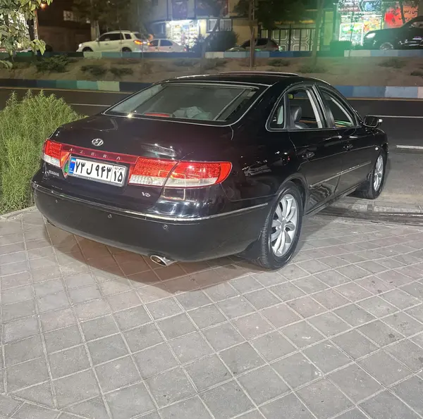هیوندای آزرا (گرنجور)