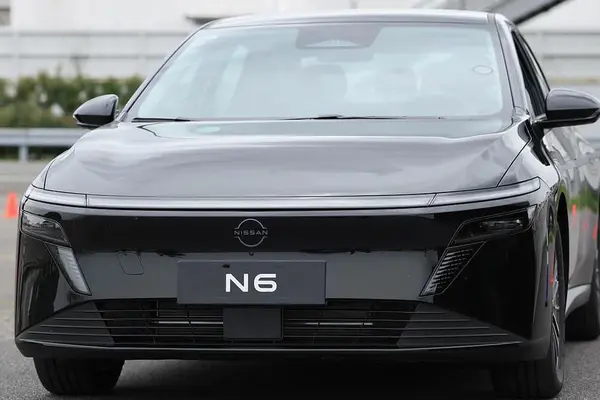 عکس نیسان N6