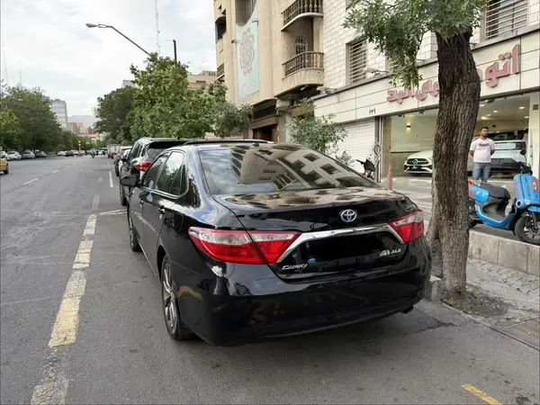 تویوتا کمری هیبرید