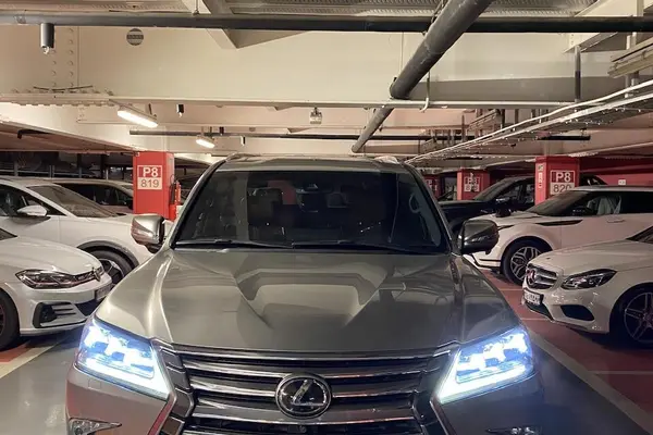 عکس لکسوس LX