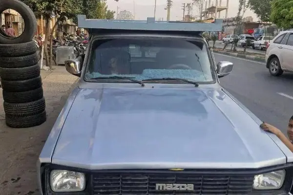 مزدا وانت تک‌کابين