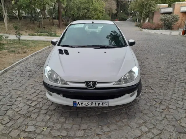 پژو 206
